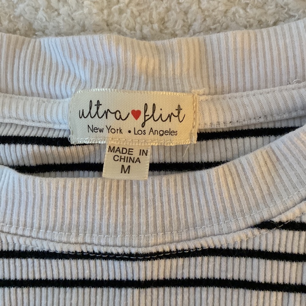 Simple tee - Picture 2 of 2